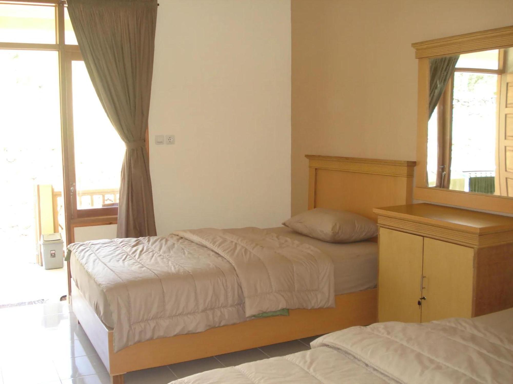 Lembah Rinjani Villa & Resto Syariah By Ecommerceloka Sembalunlawang Extérieur photo